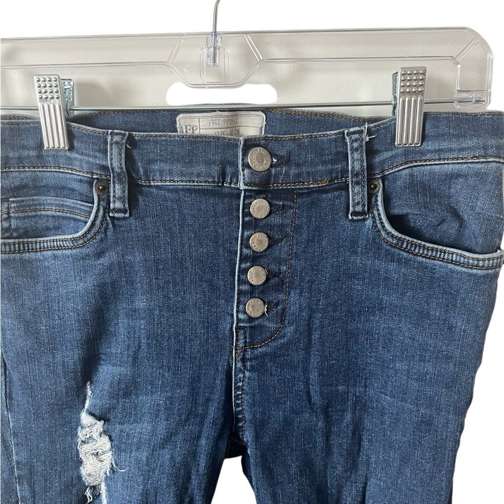 Free People Destroyed Reagan Button Front Jeans Size 26 - Picture 3 of 12